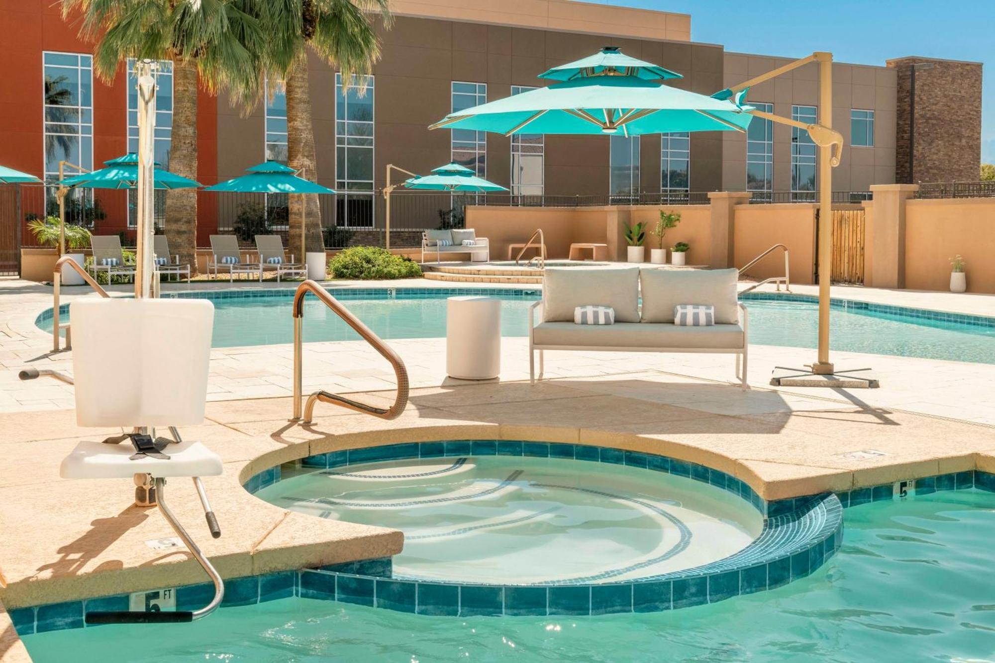 Doubletree By Hilton Phoenix-Гилберт Экстерьер фото